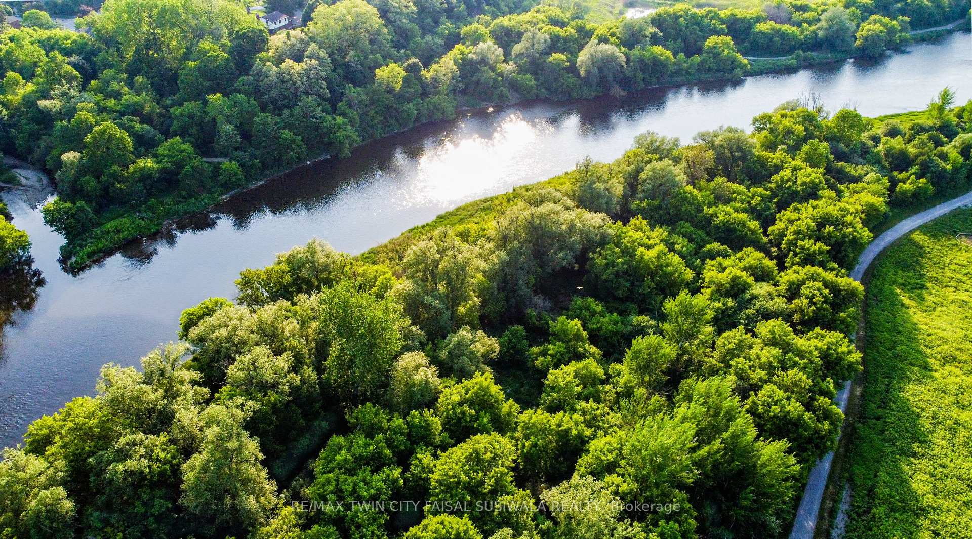 Photo 9 of 1824 Old Mill Road, Kitchener — HOMEH