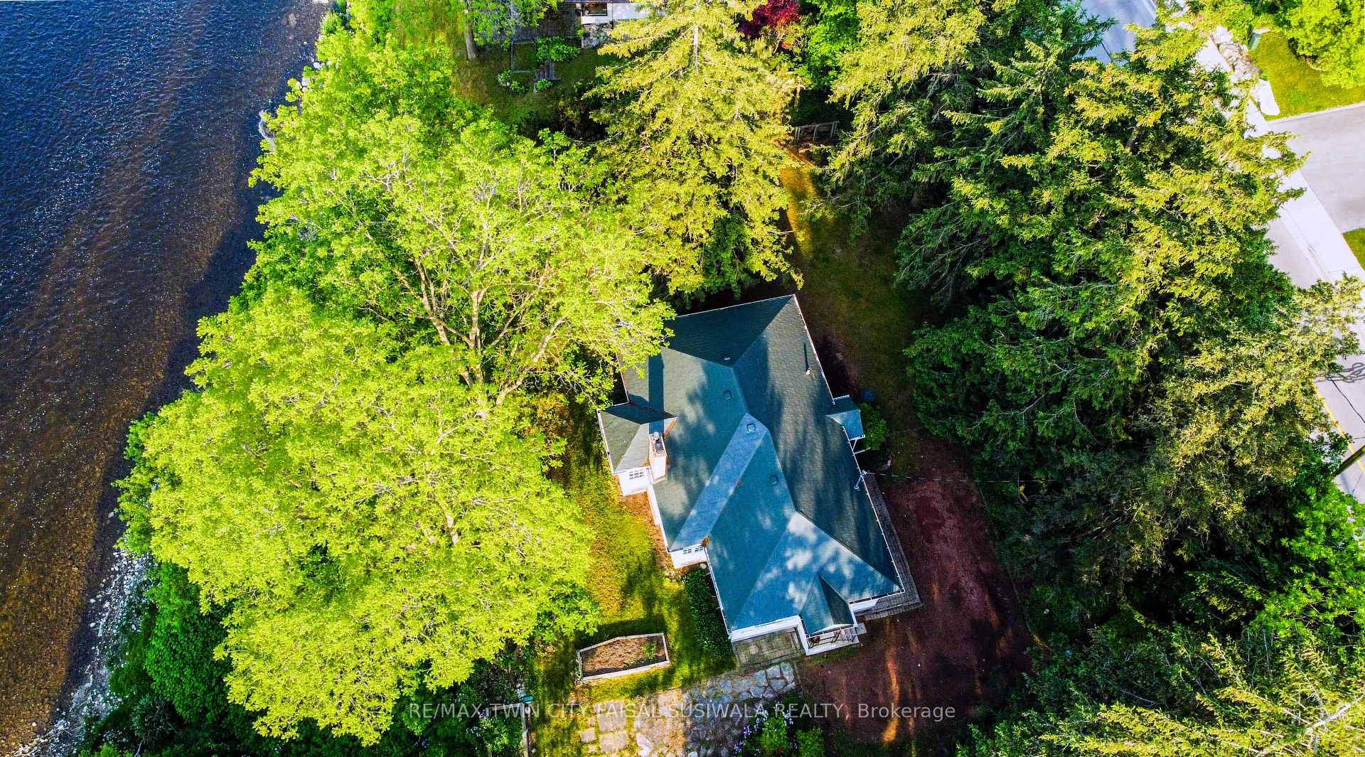 Photo 10 of 1824 Old Mill Road, Kitchener — HOMEH
