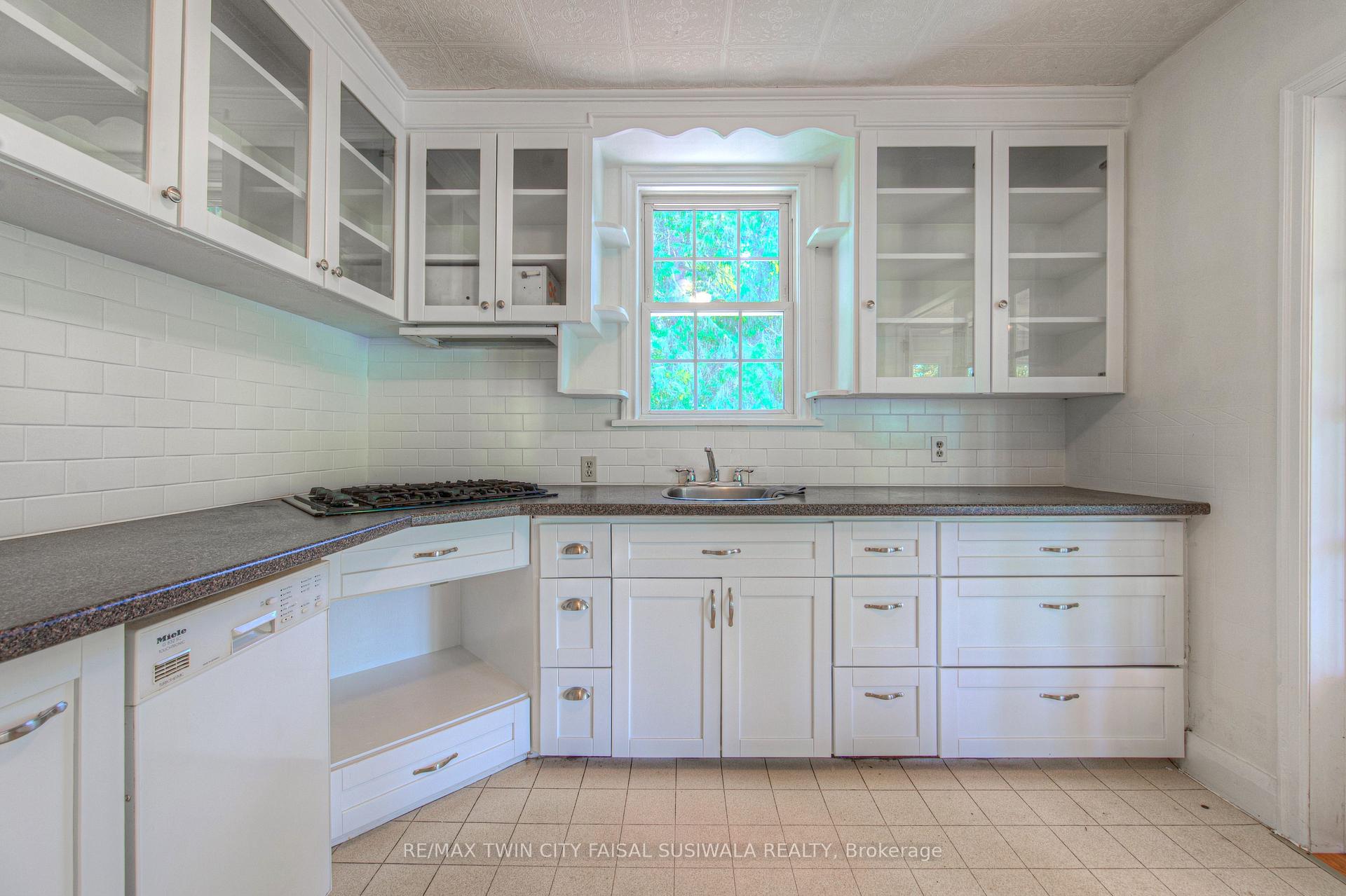 Photo 15 of 1824 Old Mill Road, Kitchener — HOMEH