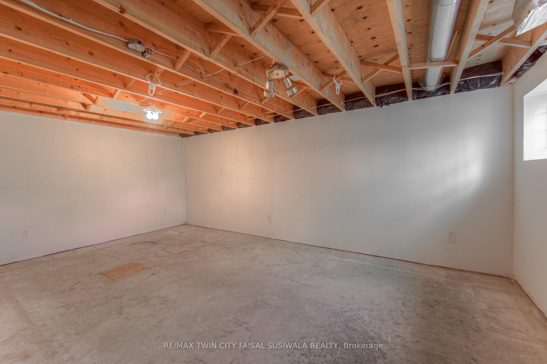 Photo 25 of 1824 Old Mill Road, Kitchener — HOMEH