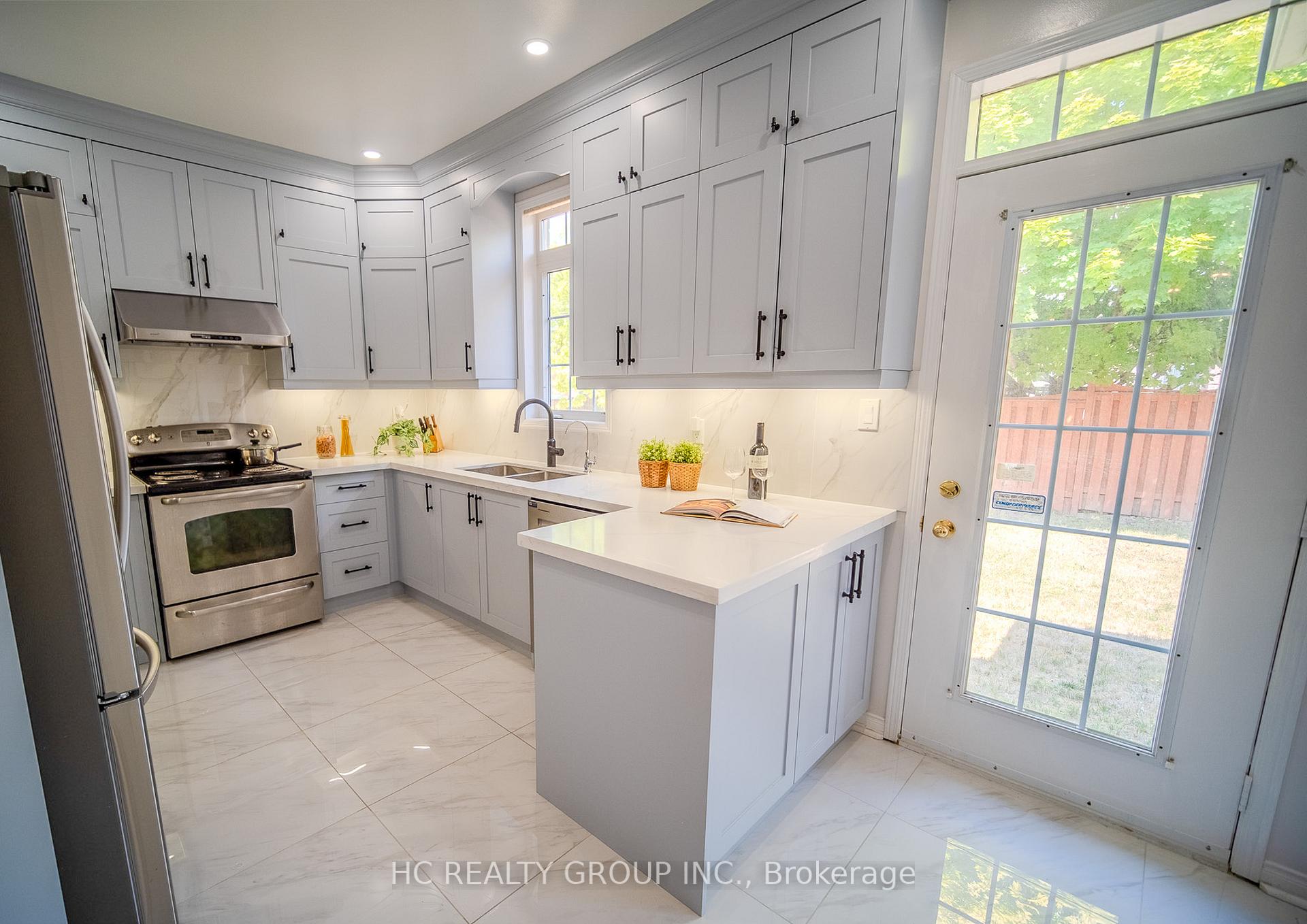 Photo 11 of 58 Cynthia Jean Street, Markham, Berczy — HOMEH