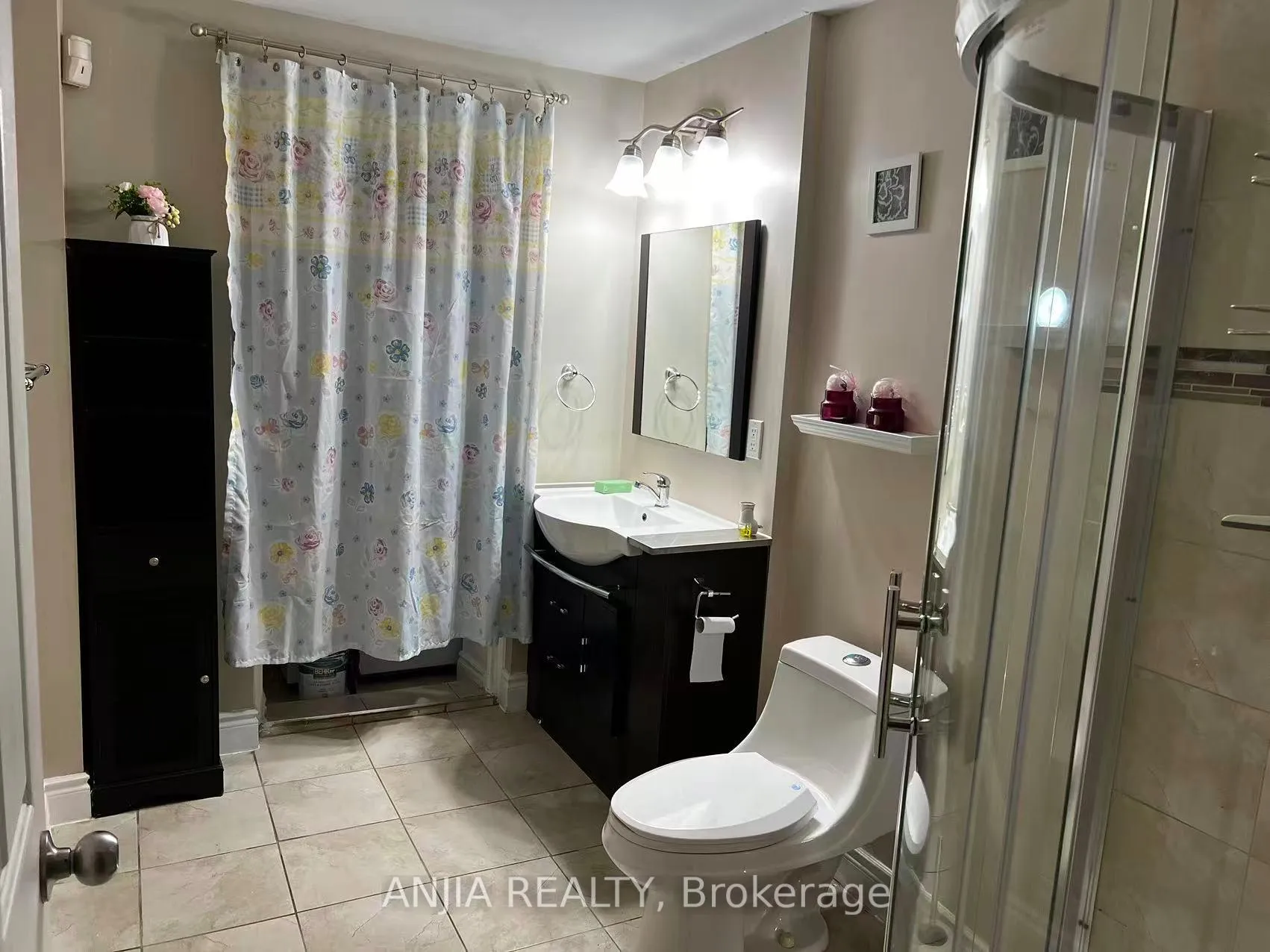 Photo 5 of Unit Bsmt #2, 3441 Sanderling Crescent, Mississauga, Erin Mills — HOMEH