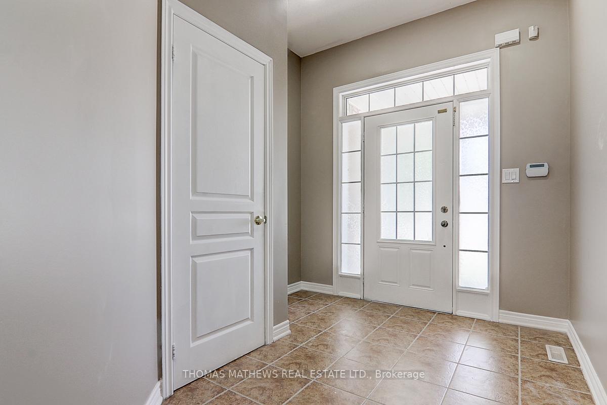 Photo 5 of 25 Turnhouse Crescent, Markham, Box Grove — HOMEH