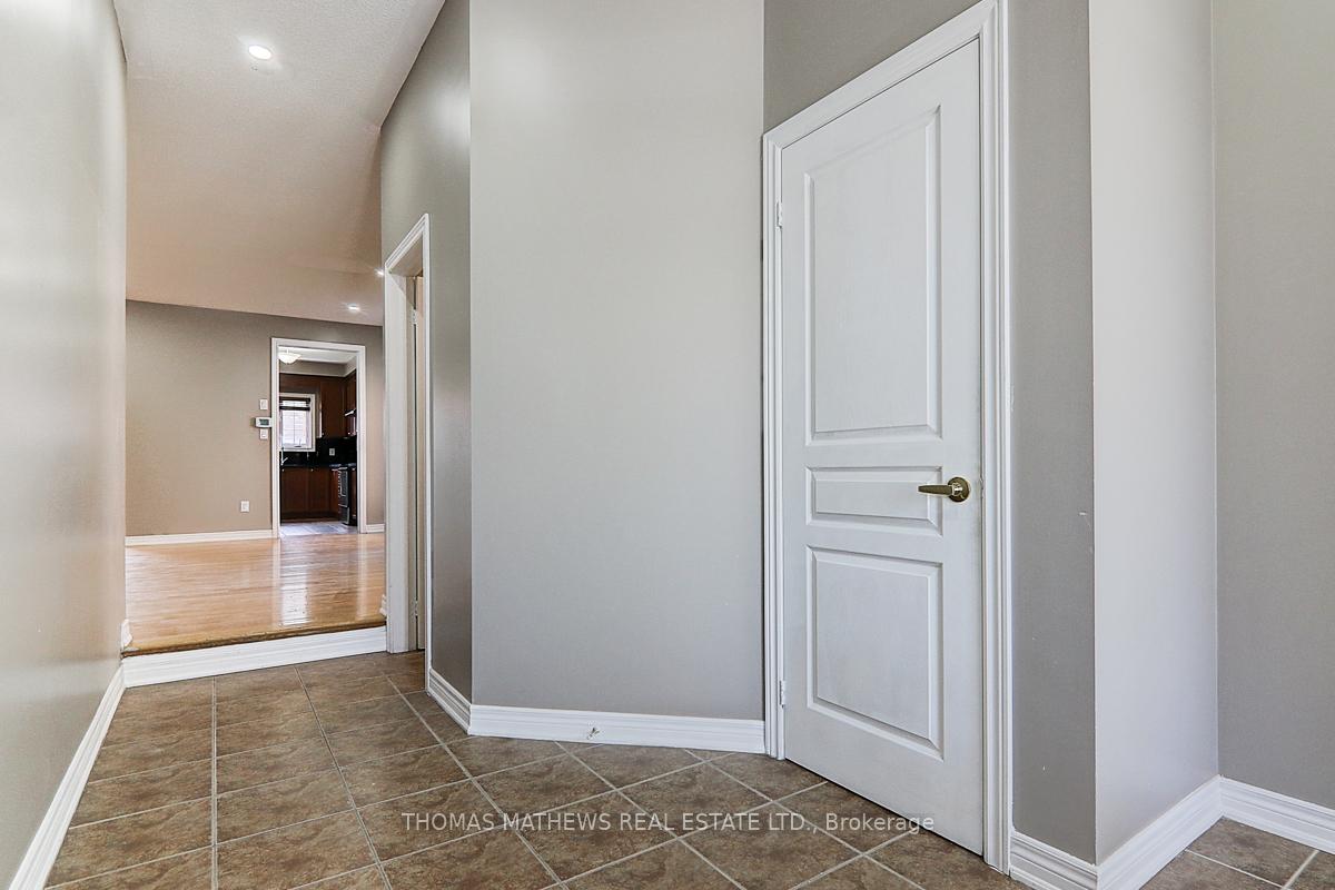 Photo 6 of 25 Turnhouse Crescent, Markham, Box Grove — HOMEH