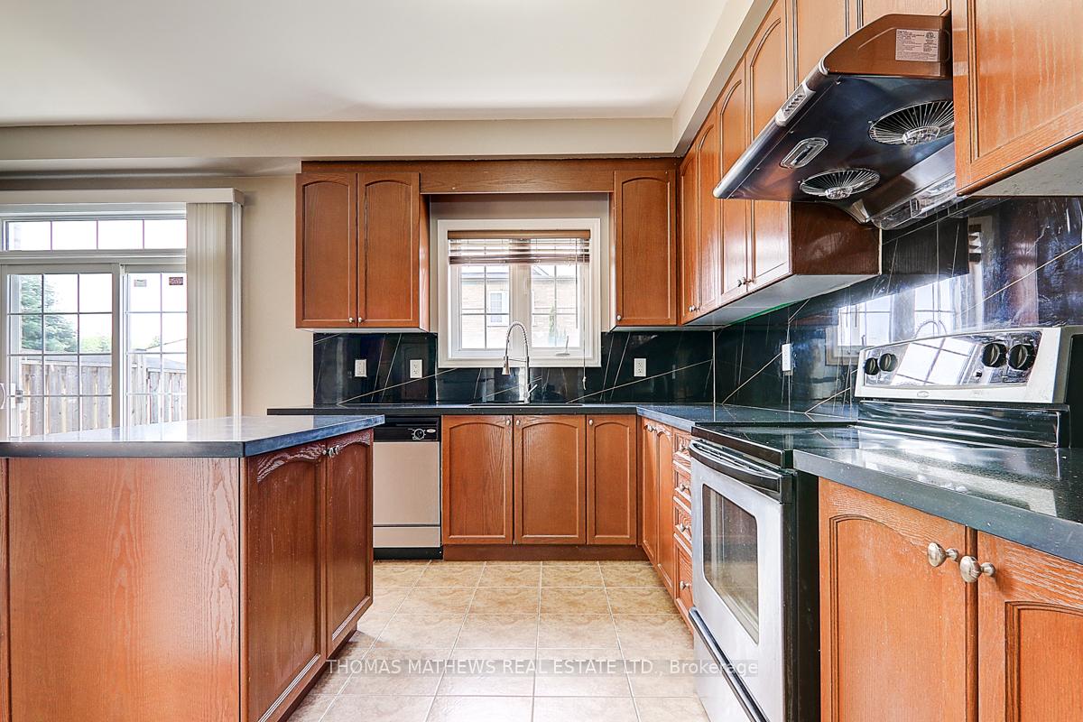 Photo 14 of 25 Turnhouse Crescent, Markham, Box Grove — HOMEH