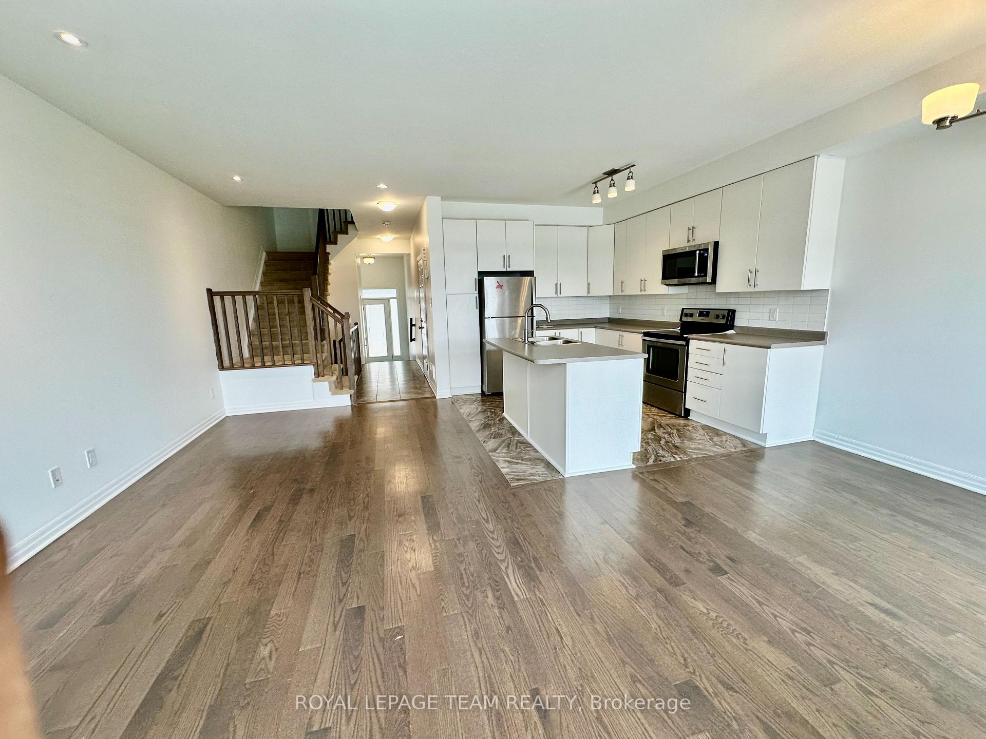 Photo 2 of 543 Rioja Street, Ottawa, Kanata - Emerald Meadows/Trailwest — HOMEH