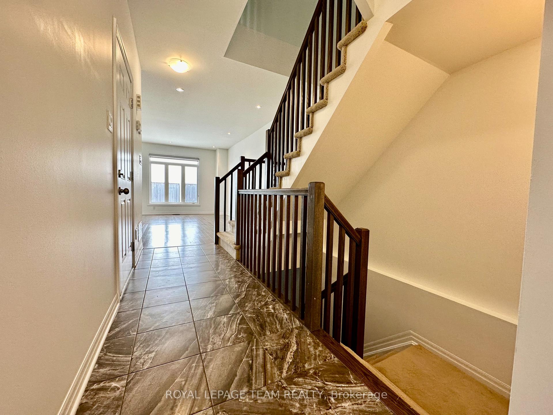 Photo 4 of 543 Rioja Street, Ottawa, Kanata - Emerald Meadows/Trailwest — HOMEH