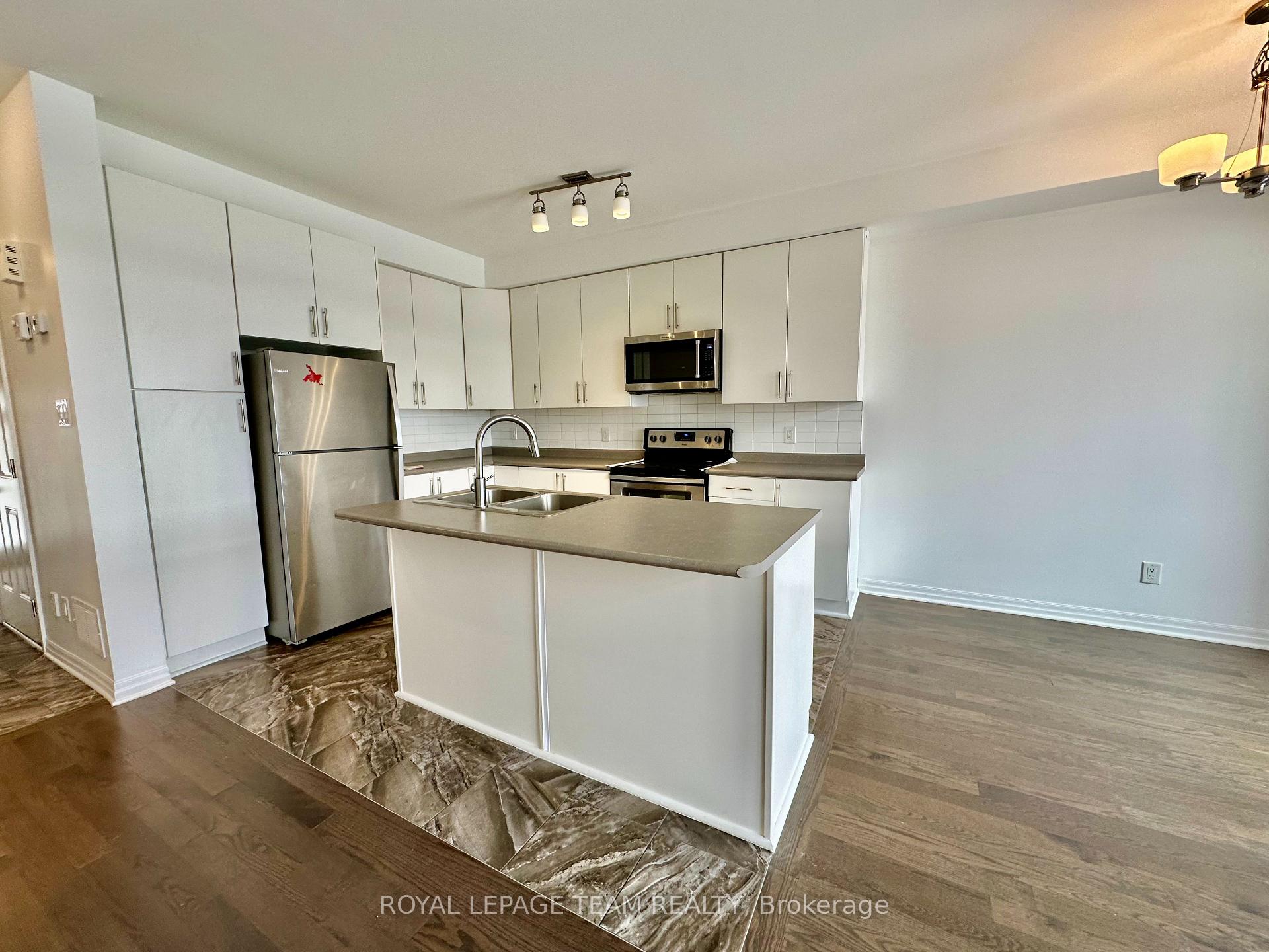 Photo 6 of 543 Rioja Street, Ottawa, Kanata - Emerald Meadows/Trailwest — HOMEH
