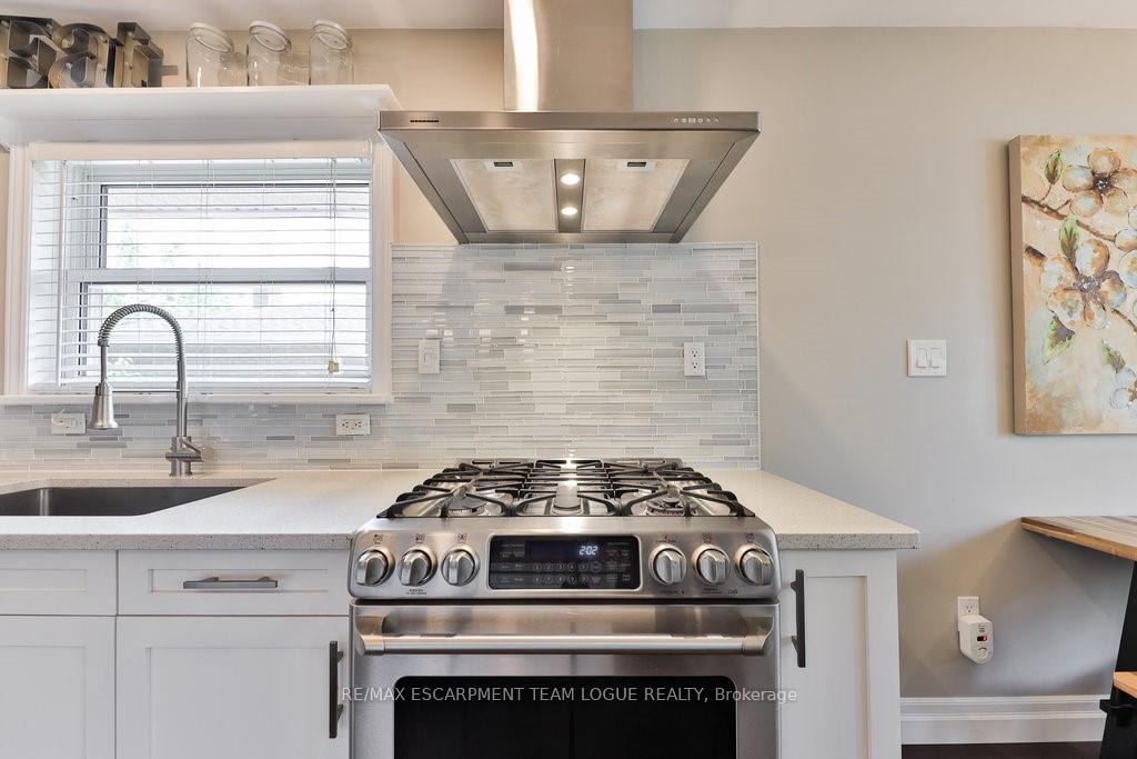 Photo 13 of 50 Cornell Avenue, Kitchener — HOMEH