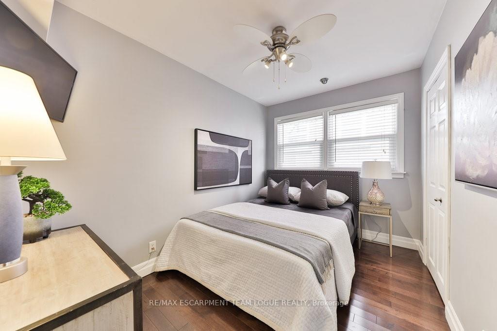 Photo 23 of 50 Cornell Avenue, Kitchener — HOMEH