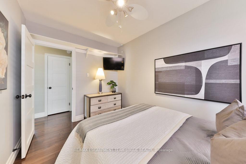 Photo 24 of 50 Cornell Avenue, Kitchener — HOMEH