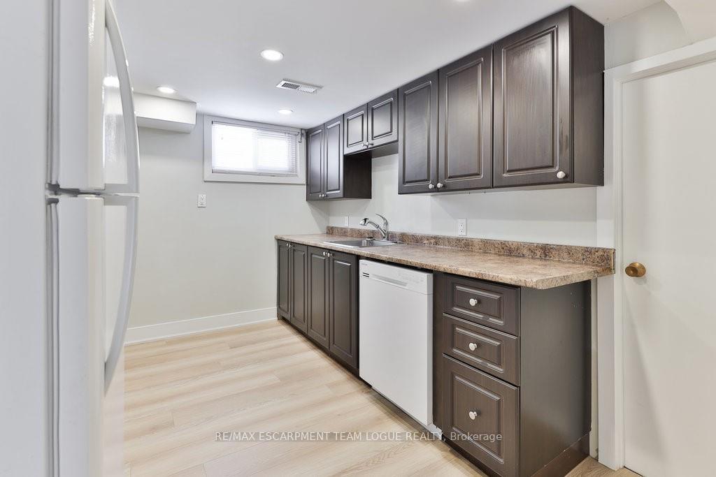 Photo 30 of 50 Cornell Avenue, Kitchener — HOMEH