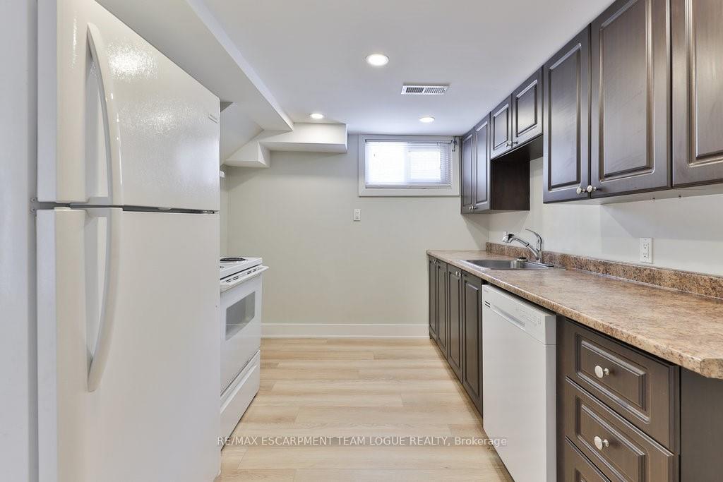 Photo 31 of 50 Cornell Avenue, Kitchener — HOMEH