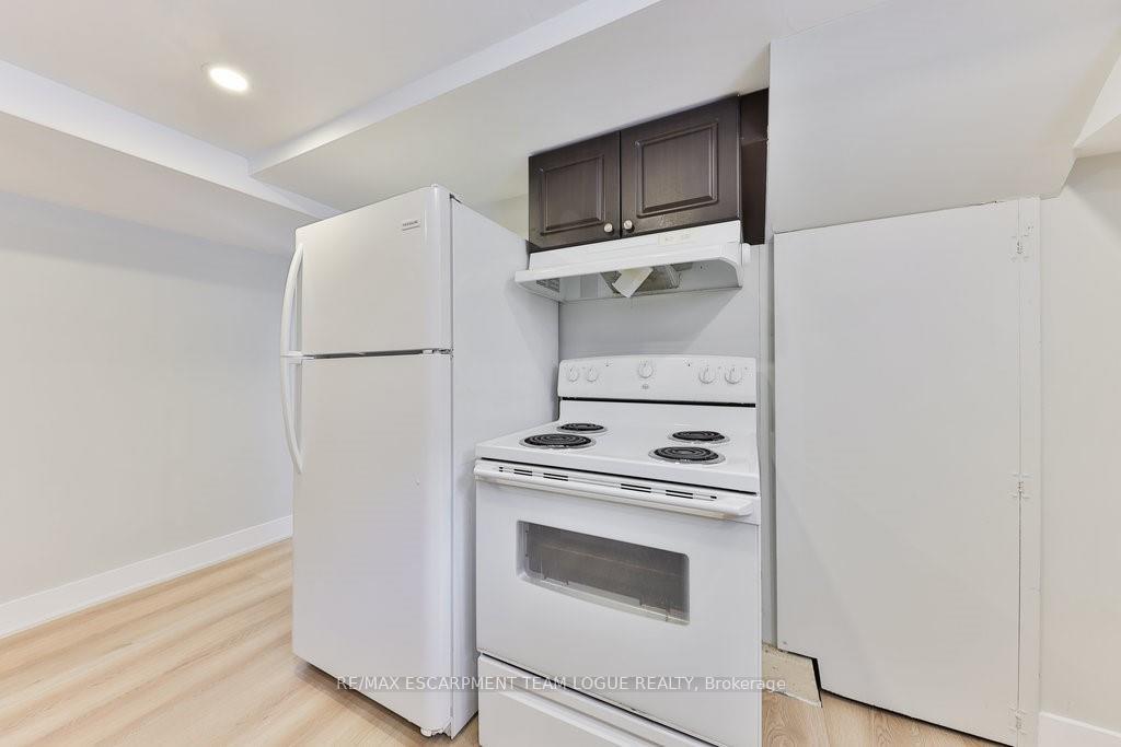 Photo 33 of 50 Cornell Avenue, Kitchener — HOMEH