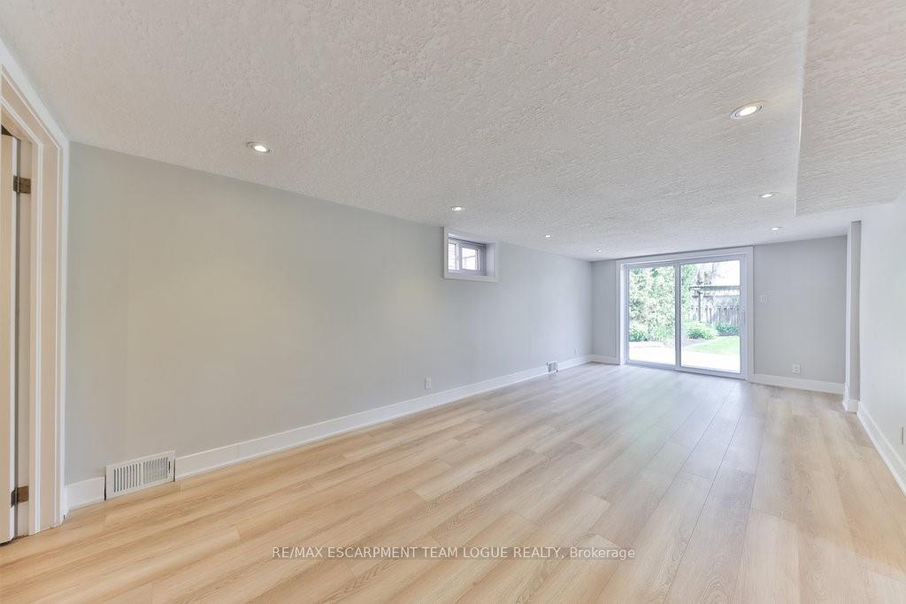 Photo 34 of 50 Cornell Avenue, Kitchener — HOMEH