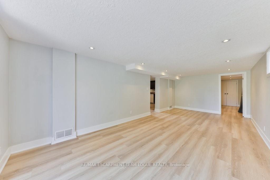 Photo 36 of 50 Cornell Avenue, Kitchener — HOMEH