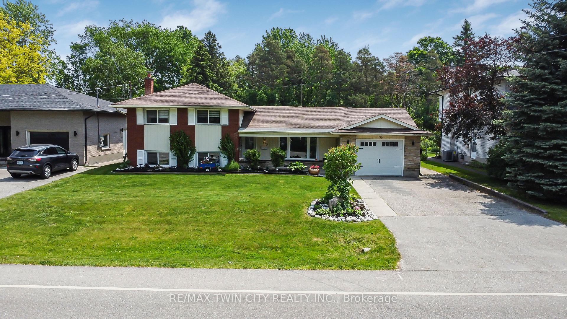 Photo 4 of 193 Carson Drive, Kitchener — HOMEH