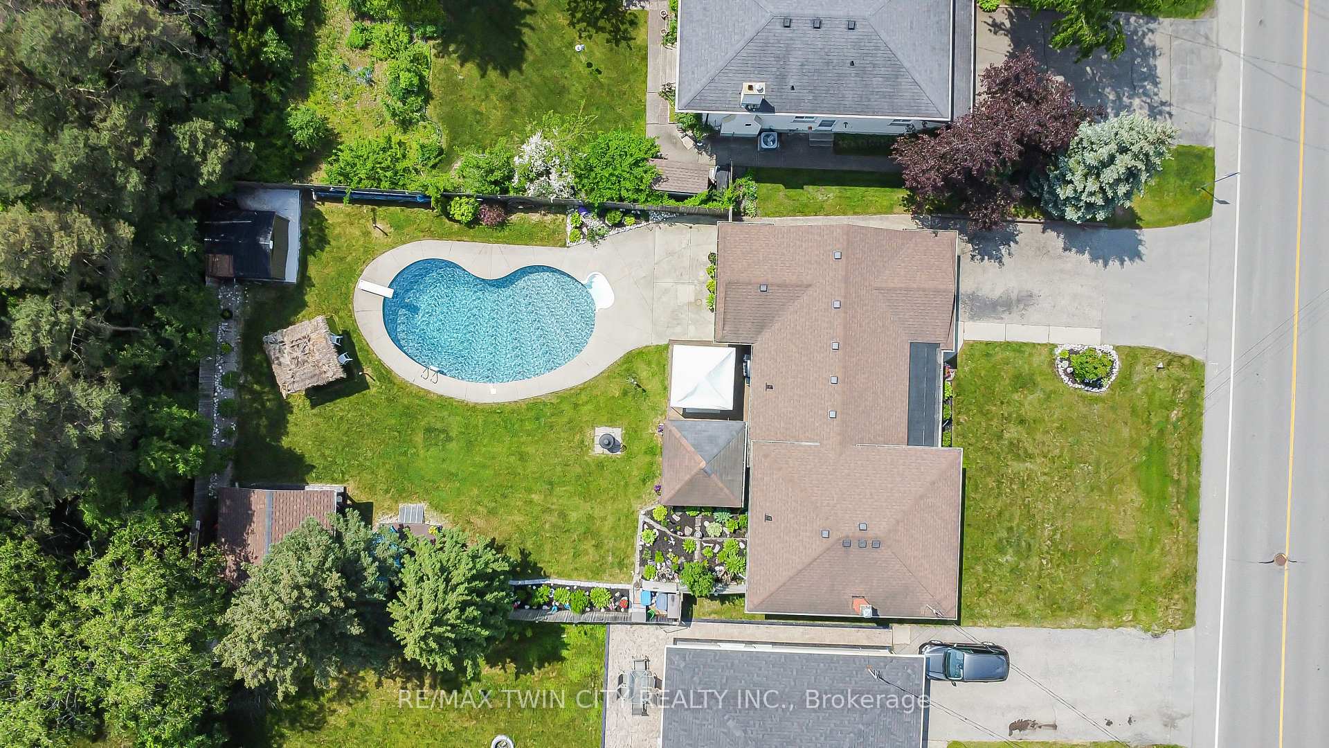 Photo 10 of 193 Carson Drive, Kitchener — HOMEH