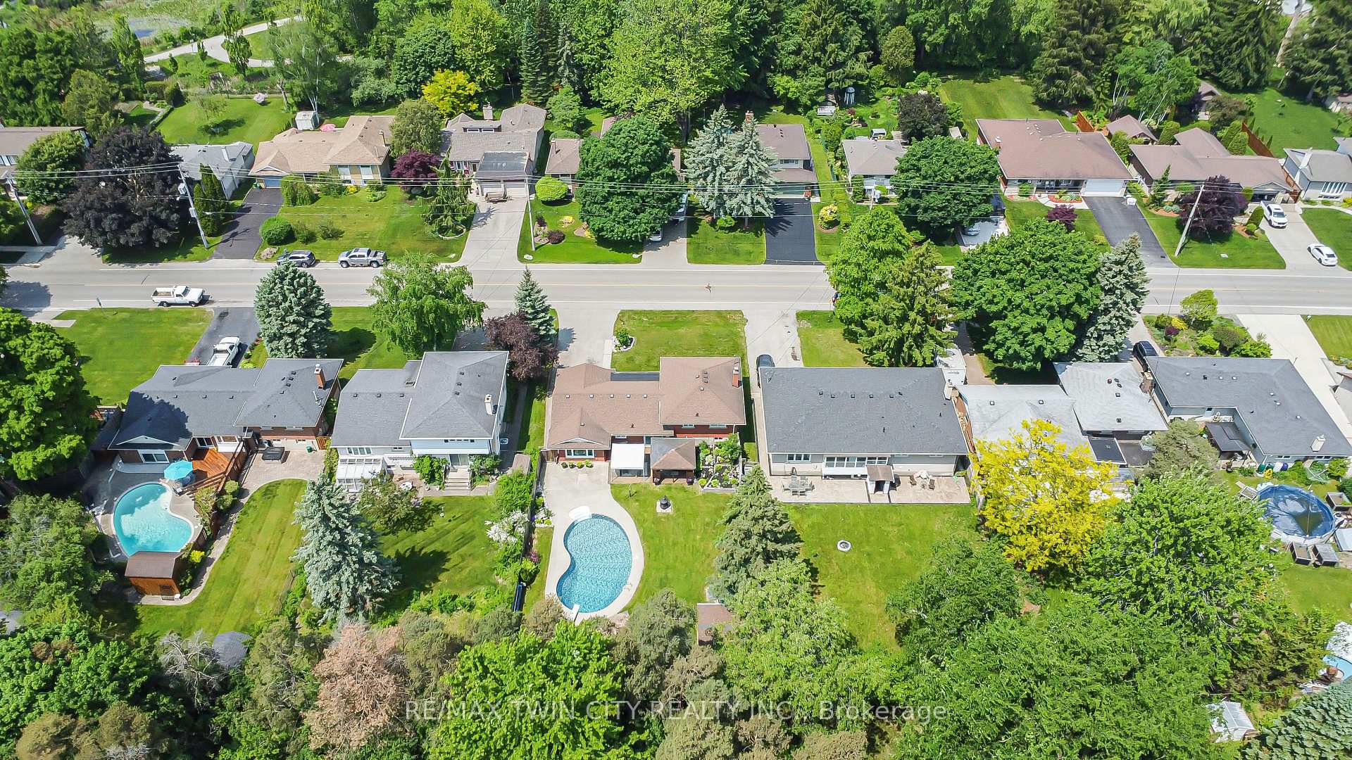 Photo 12 of 193 Carson Drive, Kitchener — HOMEH