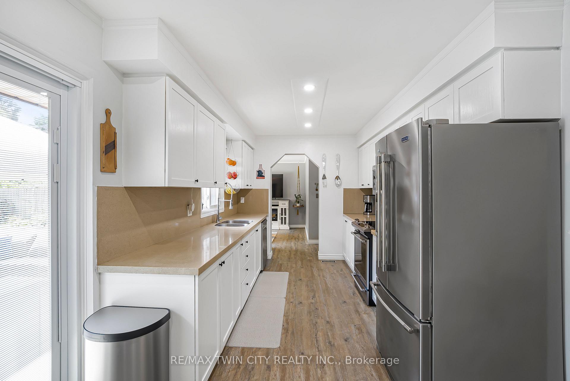 Photo 18 of 193 Carson Drive, Kitchener — HOMEH
