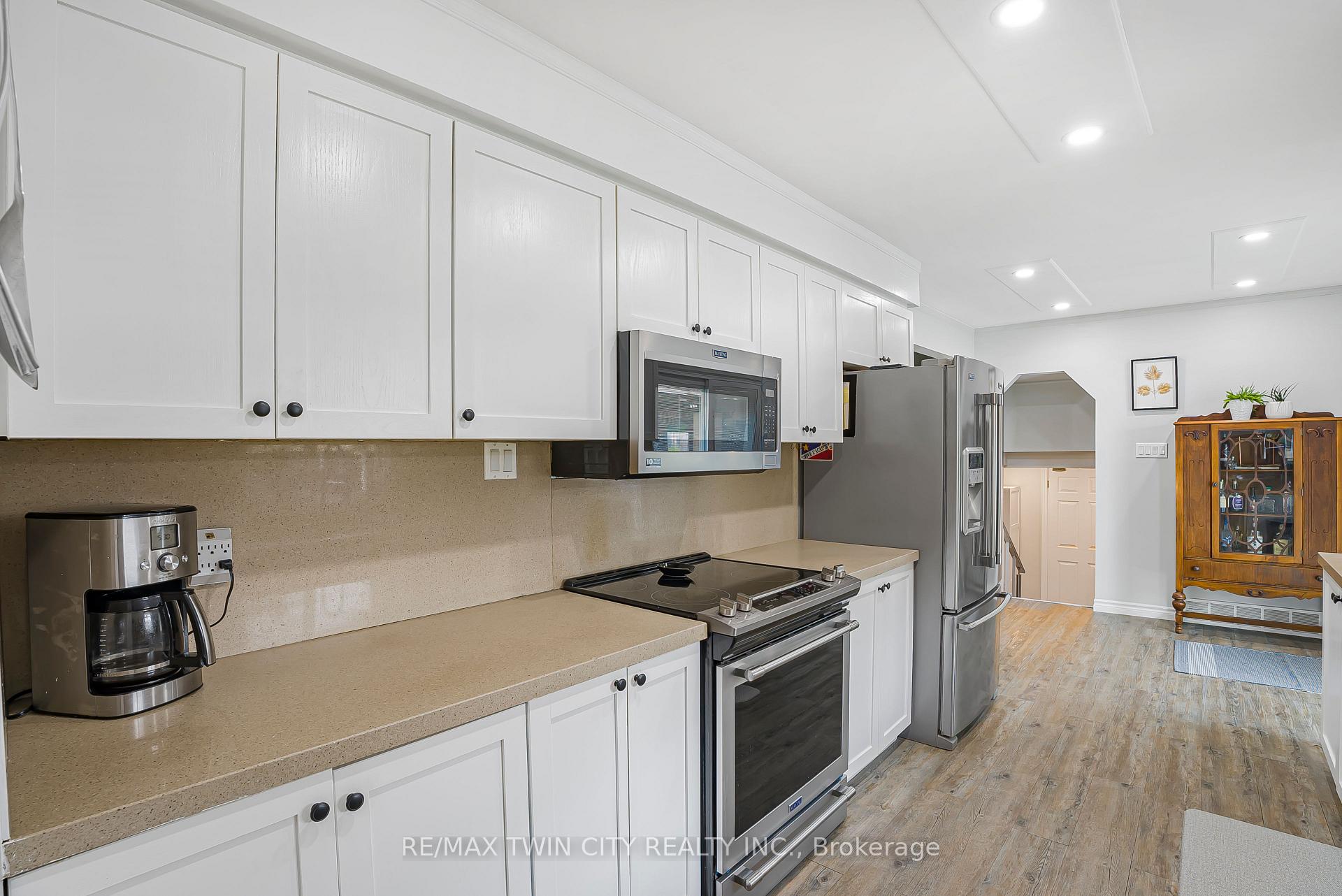 Photo 20 of 193 Carson Drive, Kitchener — HOMEH