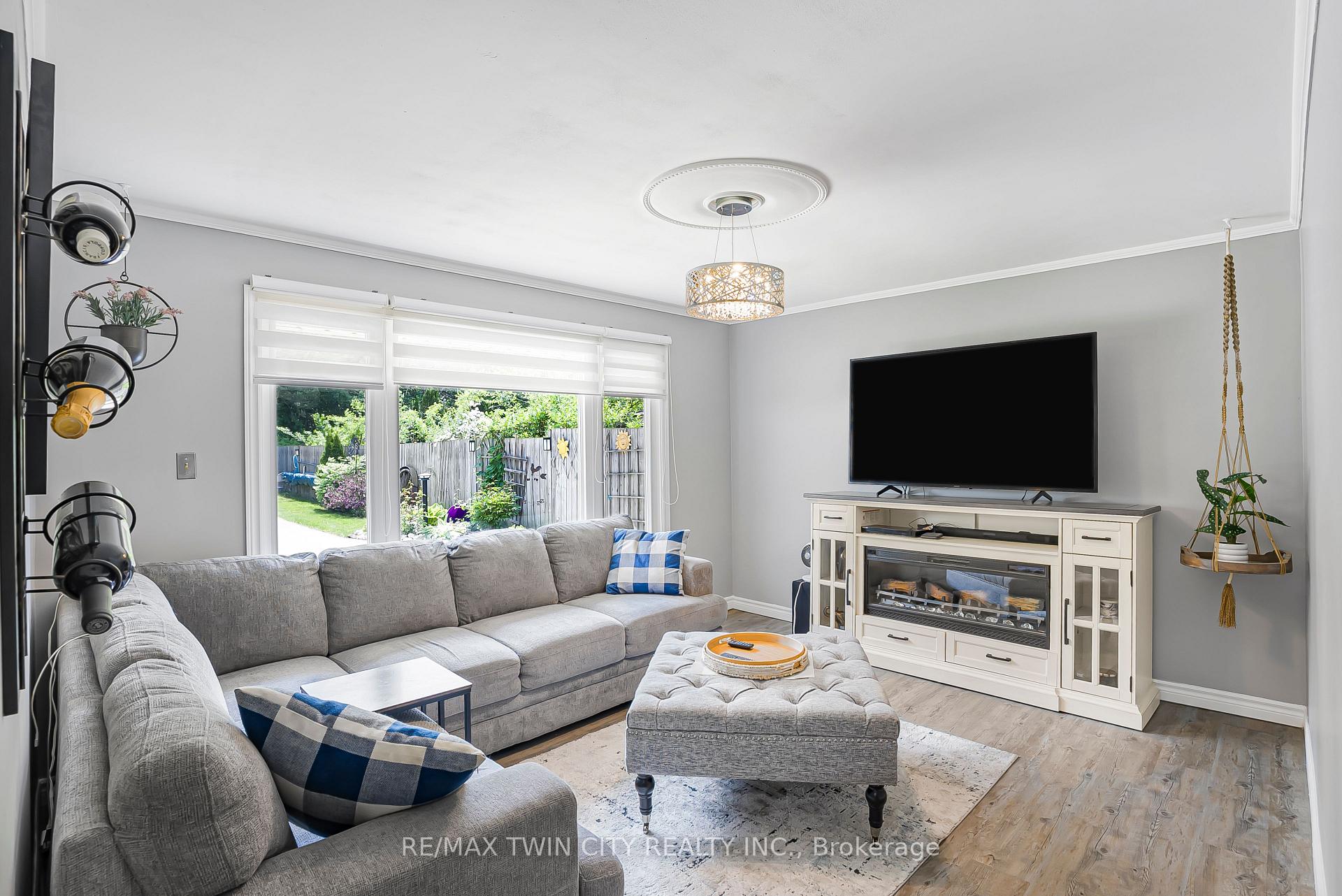 Photo 23 of 193 Carson Drive, Kitchener — HOMEH