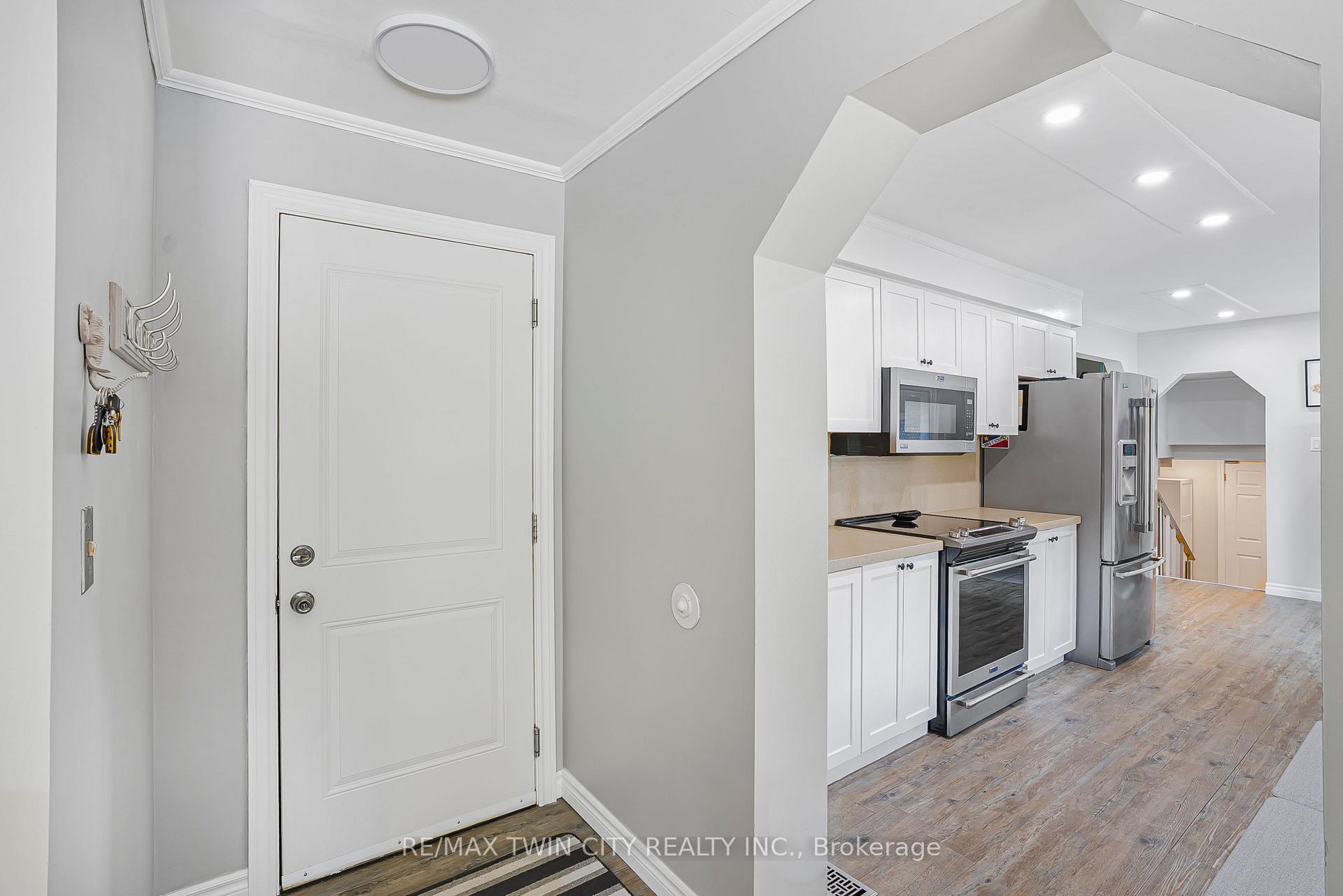 Photo 26 of 193 Carson Drive, Kitchener — HOMEH
