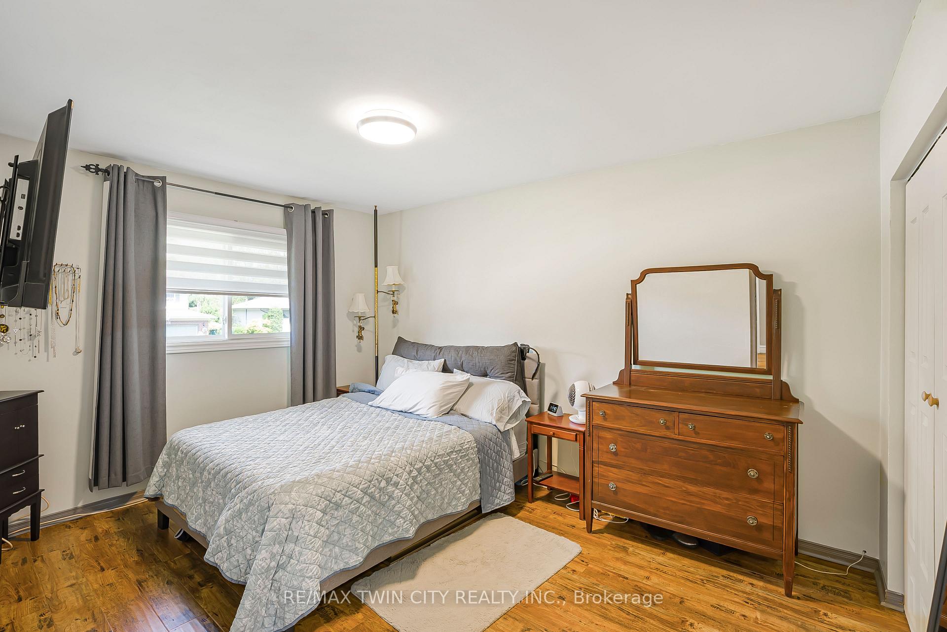 Photo 31 of 193 Carson Drive, Kitchener — HOMEH