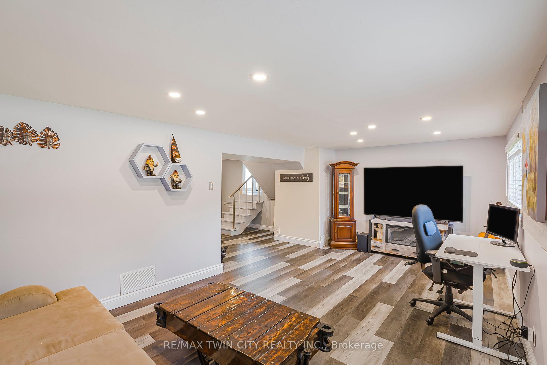 Photo 37 of 193 Carson Drive, Kitchener — HOMEH