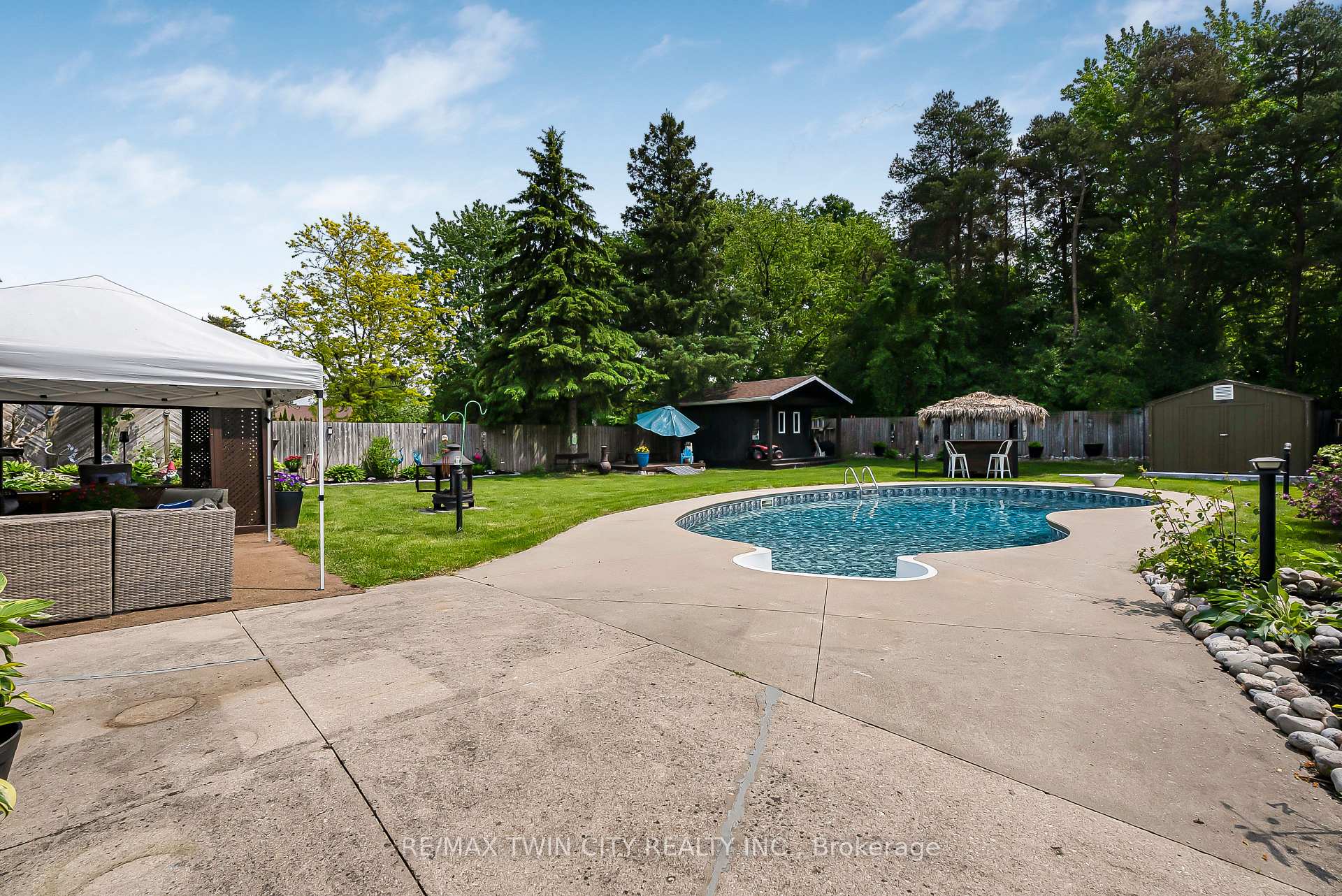 Photo 42 of 193 Carson Drive, Kitchener — HOMEH