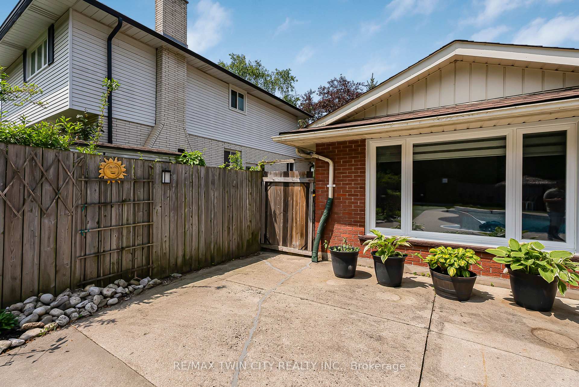 Photo 43 of 193 Carson Drive, Kitchener — HOMEH