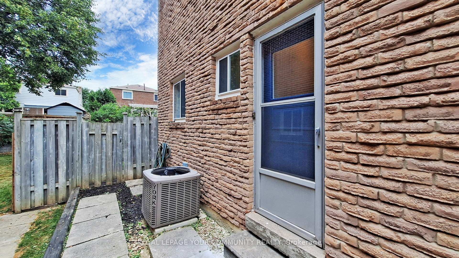 Photo 36 of 42 Holsworthy Crescent, Markham, German Mills — HOMEH