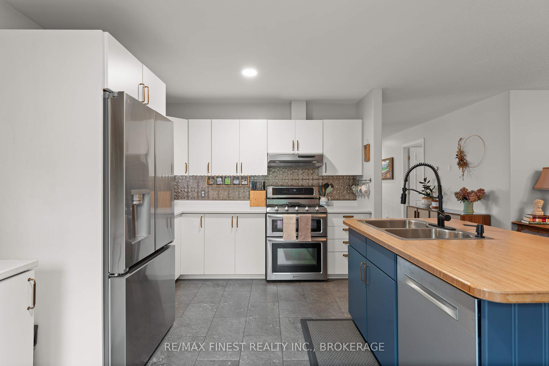 Photo 10 of 910 Lombardy Street, Kingston, South of Taylor-Kidd Blvd — HOMEH