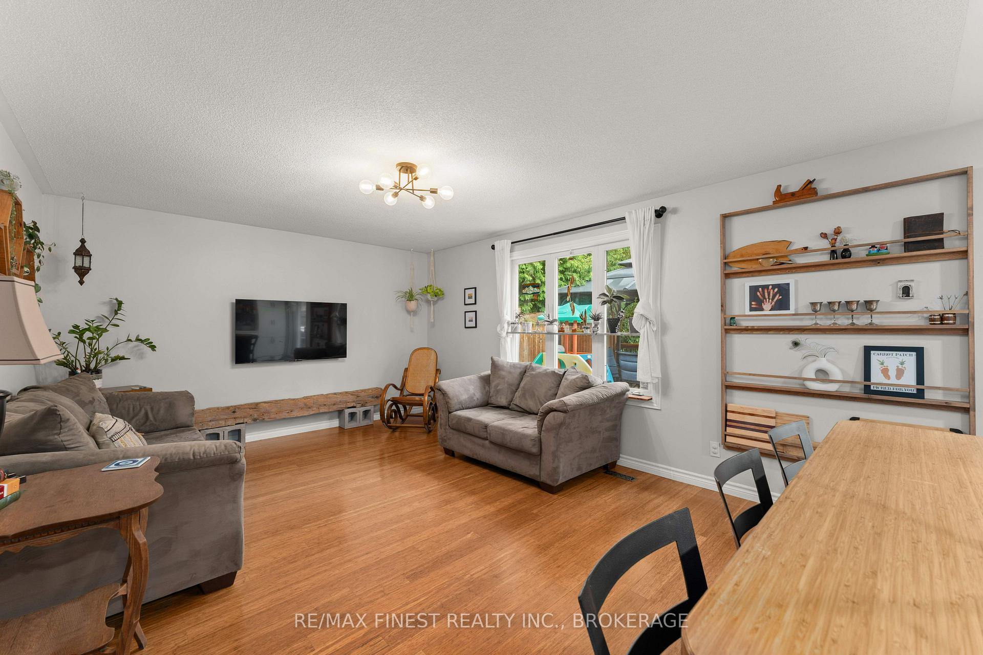 Photo 13 of 910 Lombardy Street, Kingston, South of Taylor-Kidd Blvd — HOMEH