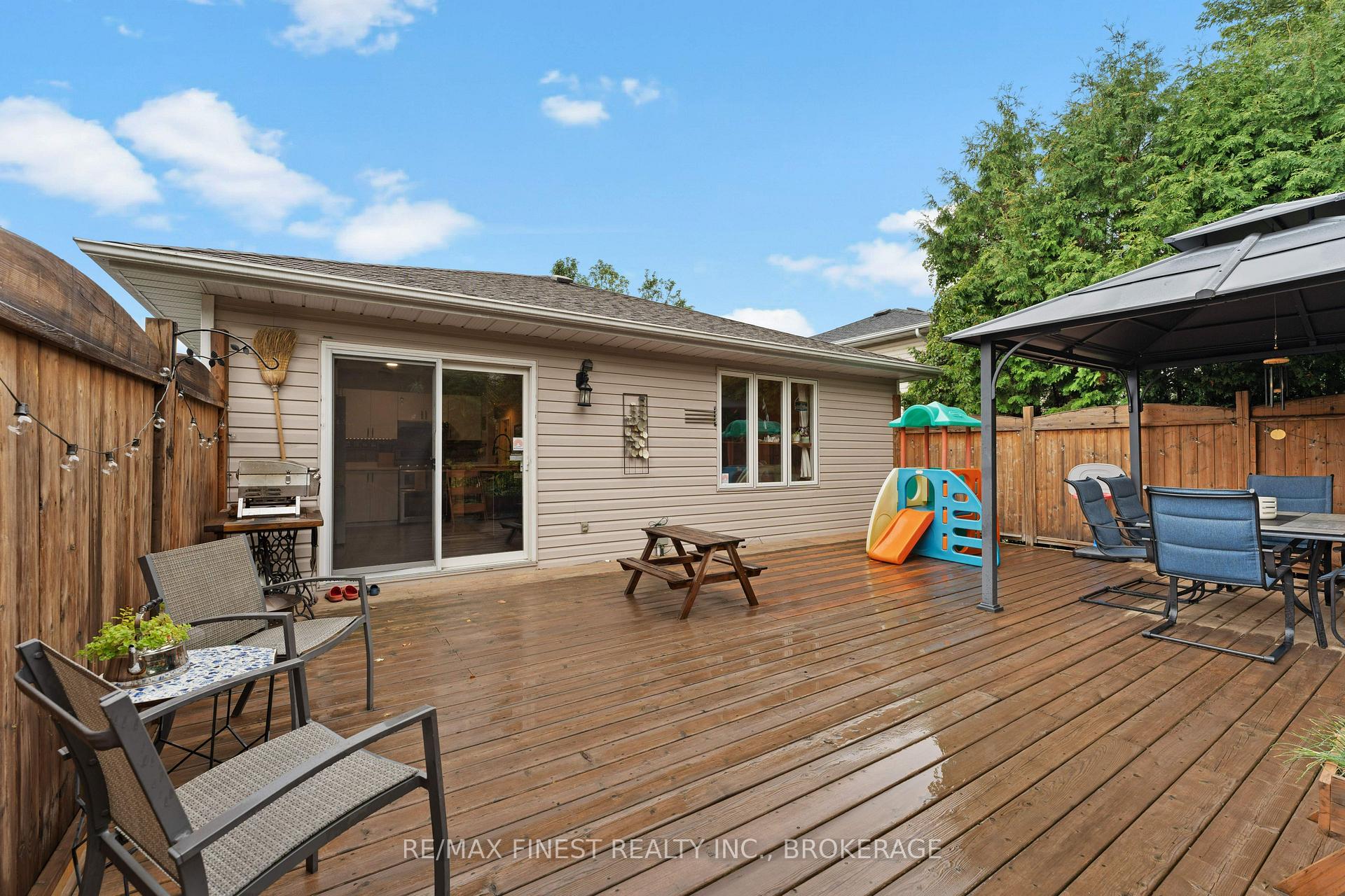 Photo 34 of 910 Lombardy Street, Kingston, South of Taylor-Kidd Blvd — HOMEH