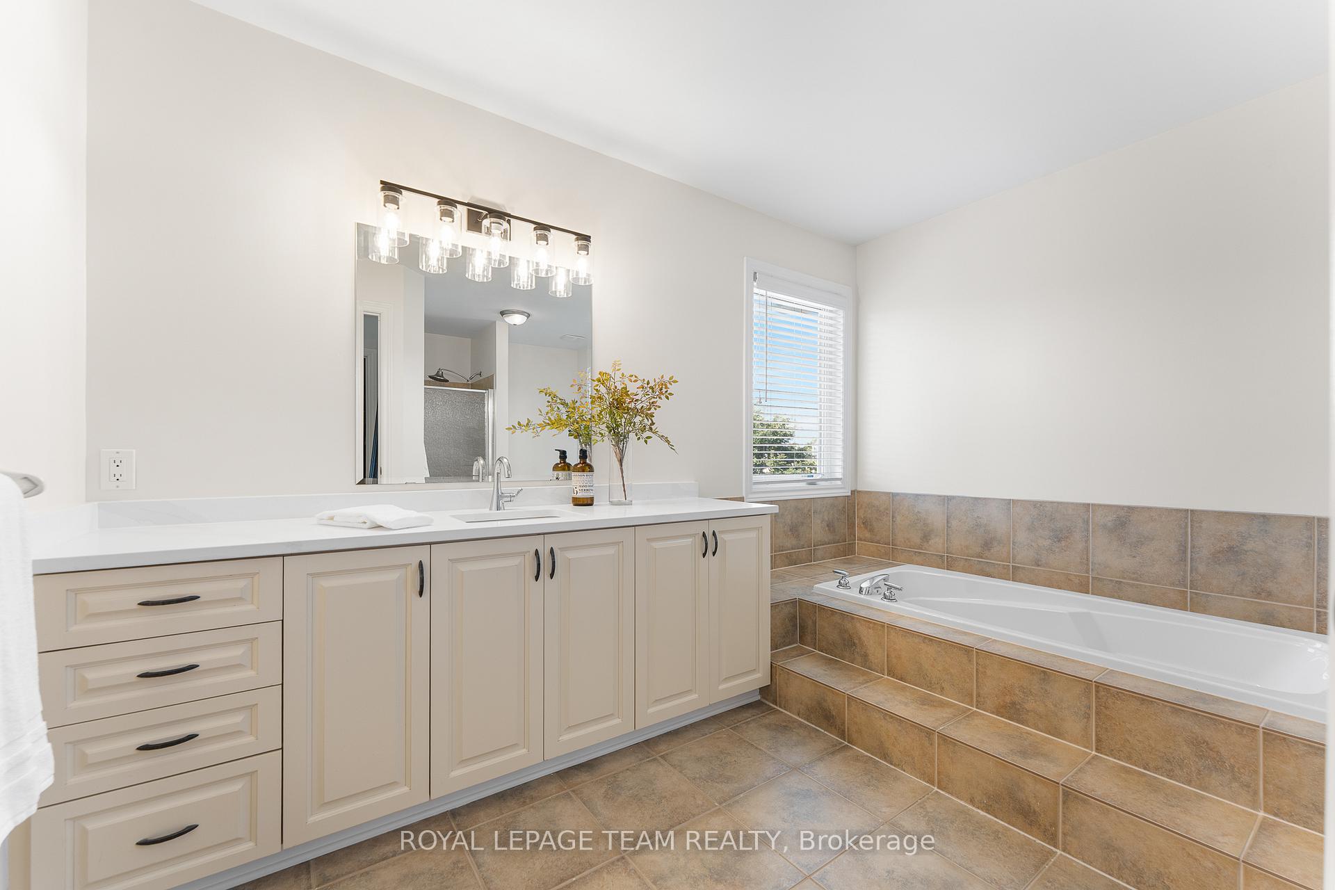 Photo 32 of 500 Teskiwa Crescent, Ottawa, Kanata - Morgan's Grant/South March — HOMEH