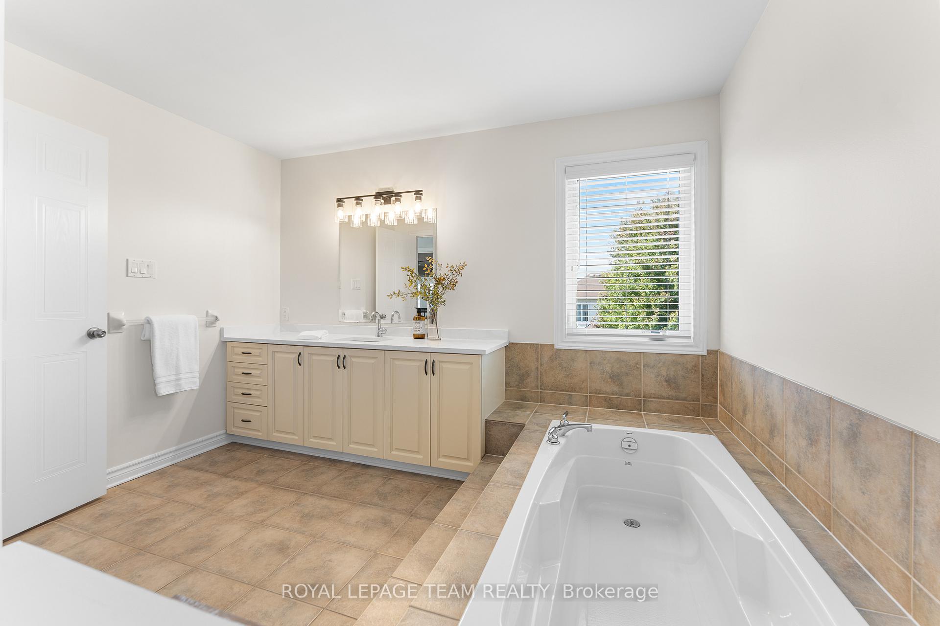 Photo 33 of 500 Teskiwa Crescent, Ottawa, Kanata - Morgan's Grant/South March — HOMEH