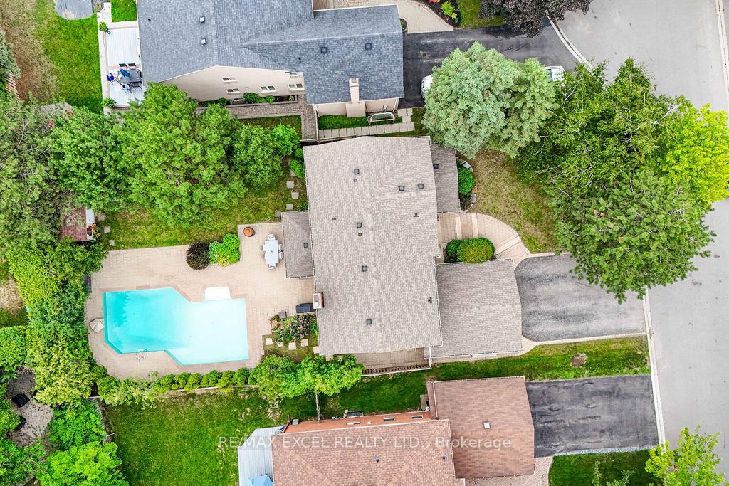 Photo 2 of 3 Delhi Crescent, Markham, Unionville — HOMEH