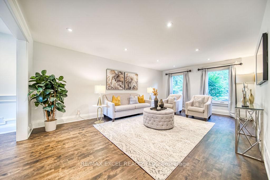 Photo 5 of 3 Delhi Crescent, Markham, Unionville — HOMEH
