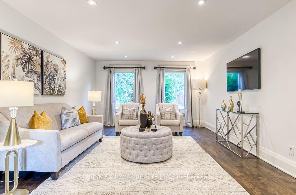 Photo 6 of 3 Delhi Crescent, Markham, Unionville — HOMEH