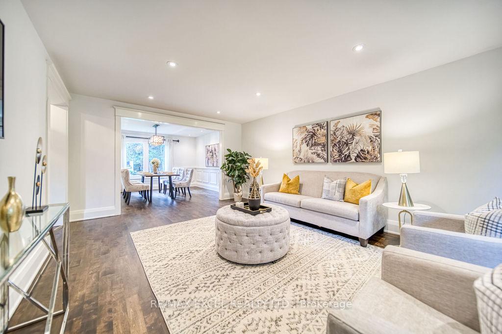 Photo 7 of 3 Delhi Crescent, Markham, Unionville — HOMEH