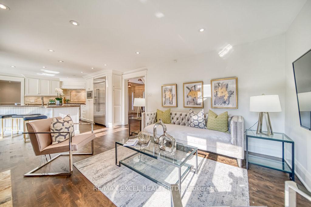 Photo 12 of 3 Delhi Crescent, Markham, Unionville — HOMEH