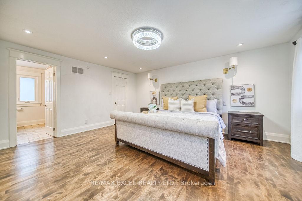 Photo 26 of 3 Delhi Crescent, Markham, Unionville — HOMEH