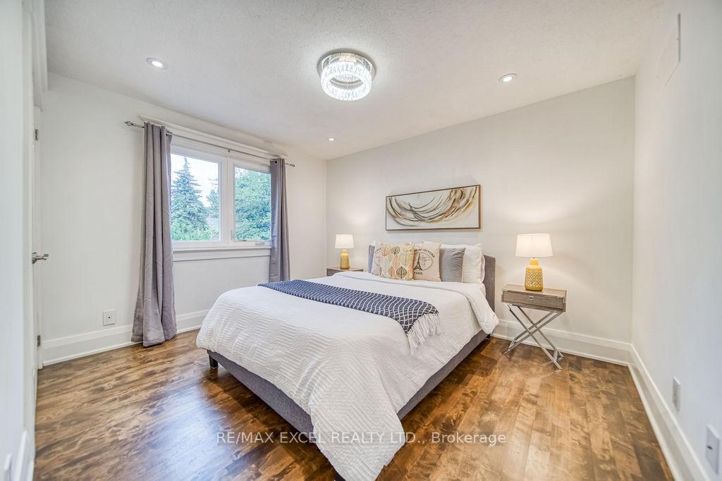 Photo 32 of 3 Delhi Crescent, Markham, Unionville — HOMEH
