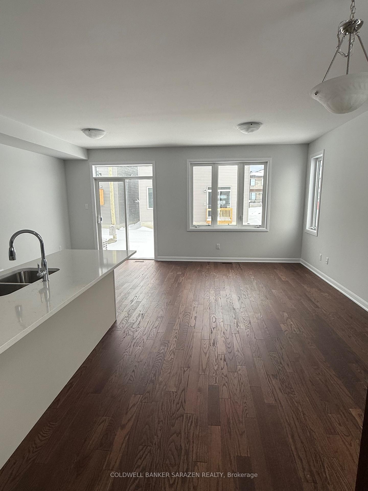 Photo 7 of 741 Fairline Row N, Ottawa, Kanata - Emerald Meadows/Trailwest — HOMEH