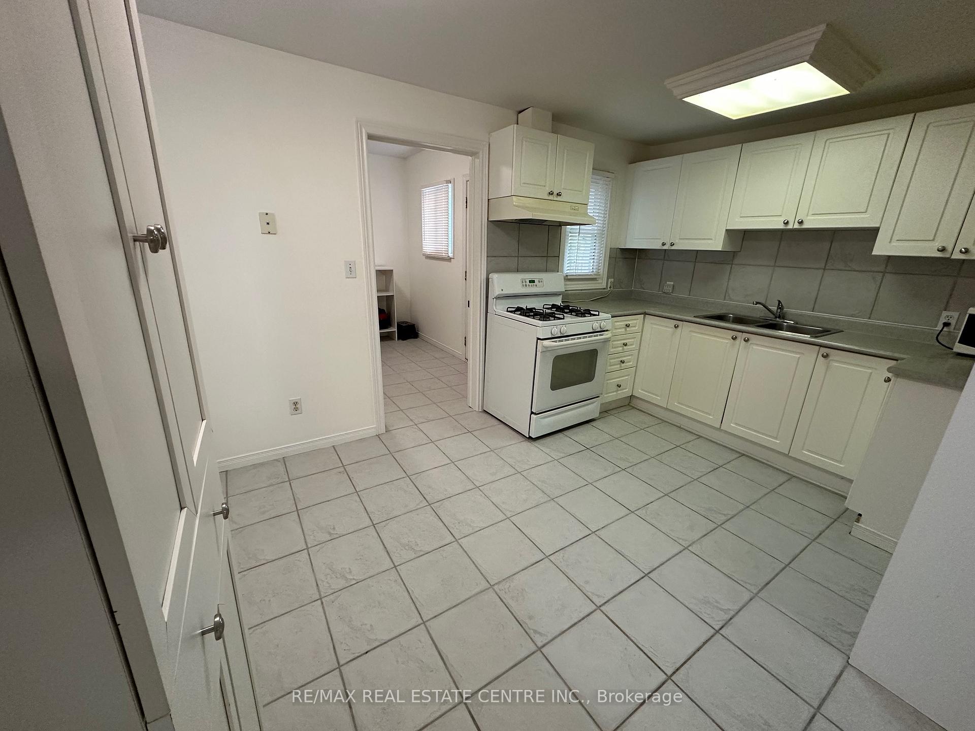 Photo 8 of 15 East 33rd Street, Hamilton, Raleigh — HOMEH