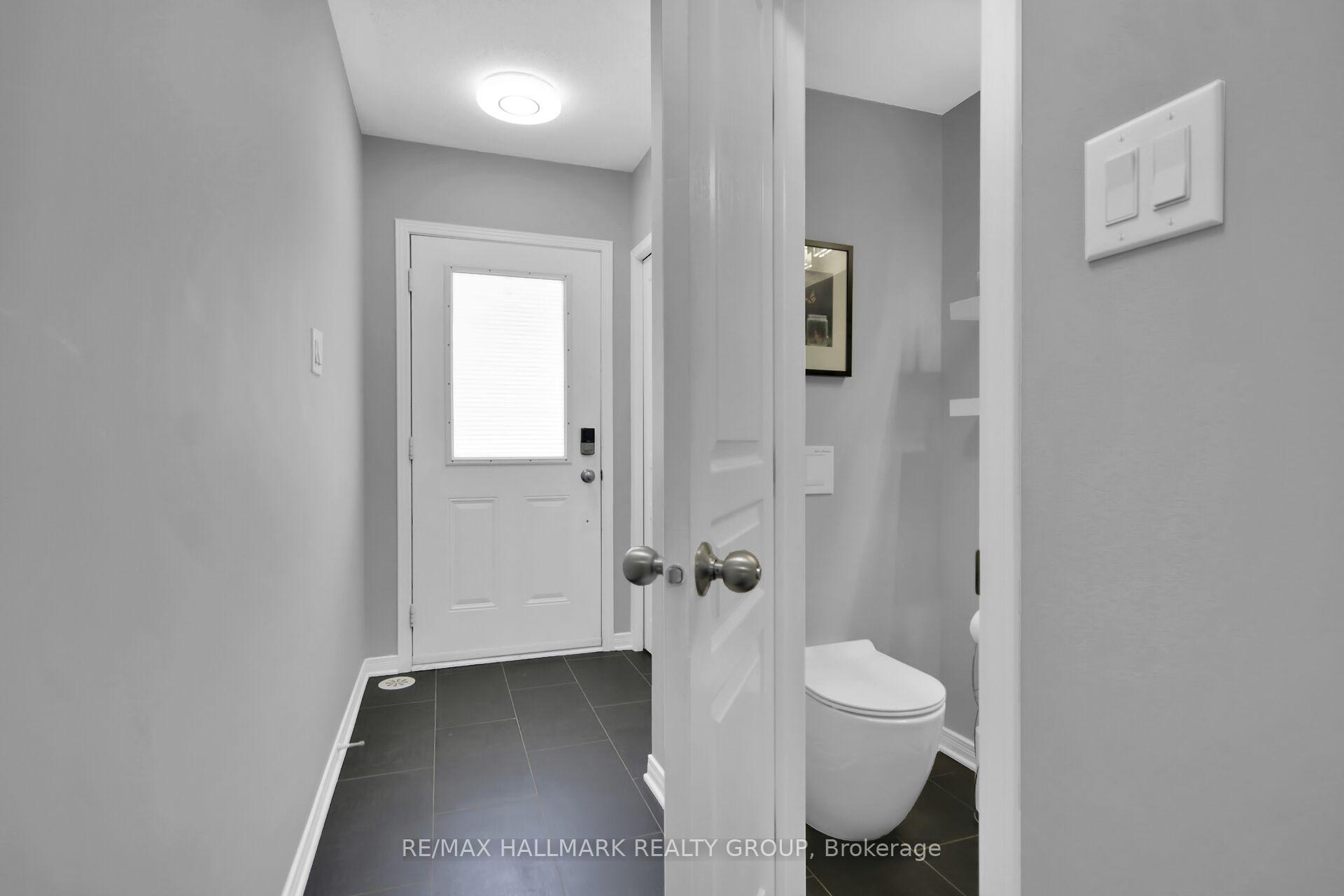 Photo 6 of 303 Mosaic Private, Ottawa, Kanata - Morgan's Grant/South March — HOMEH