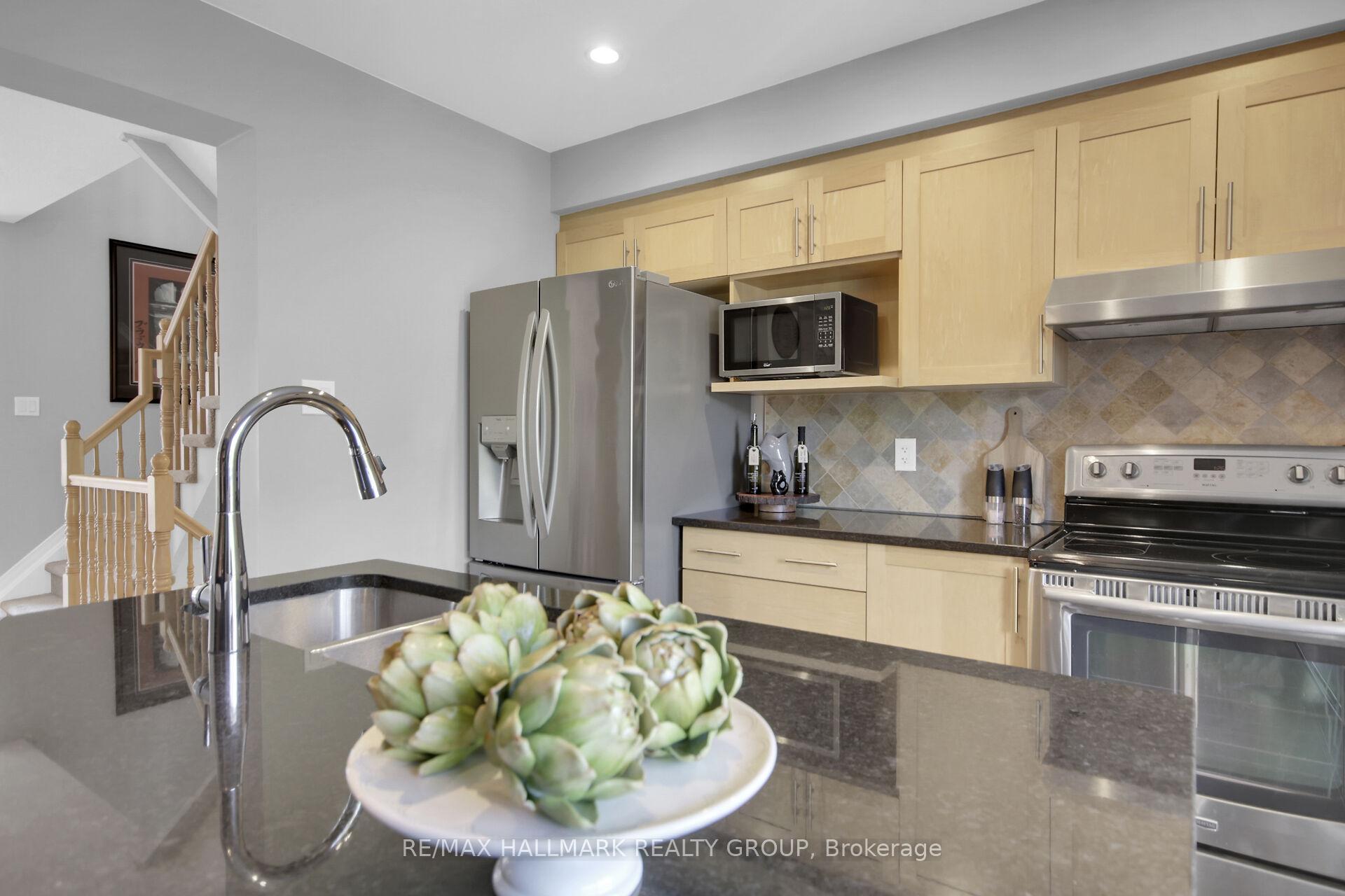 Photo 26 of 303 Mosaic Private, Ottawa, Kanata - Morgan's Grant/South March — HOMEH
