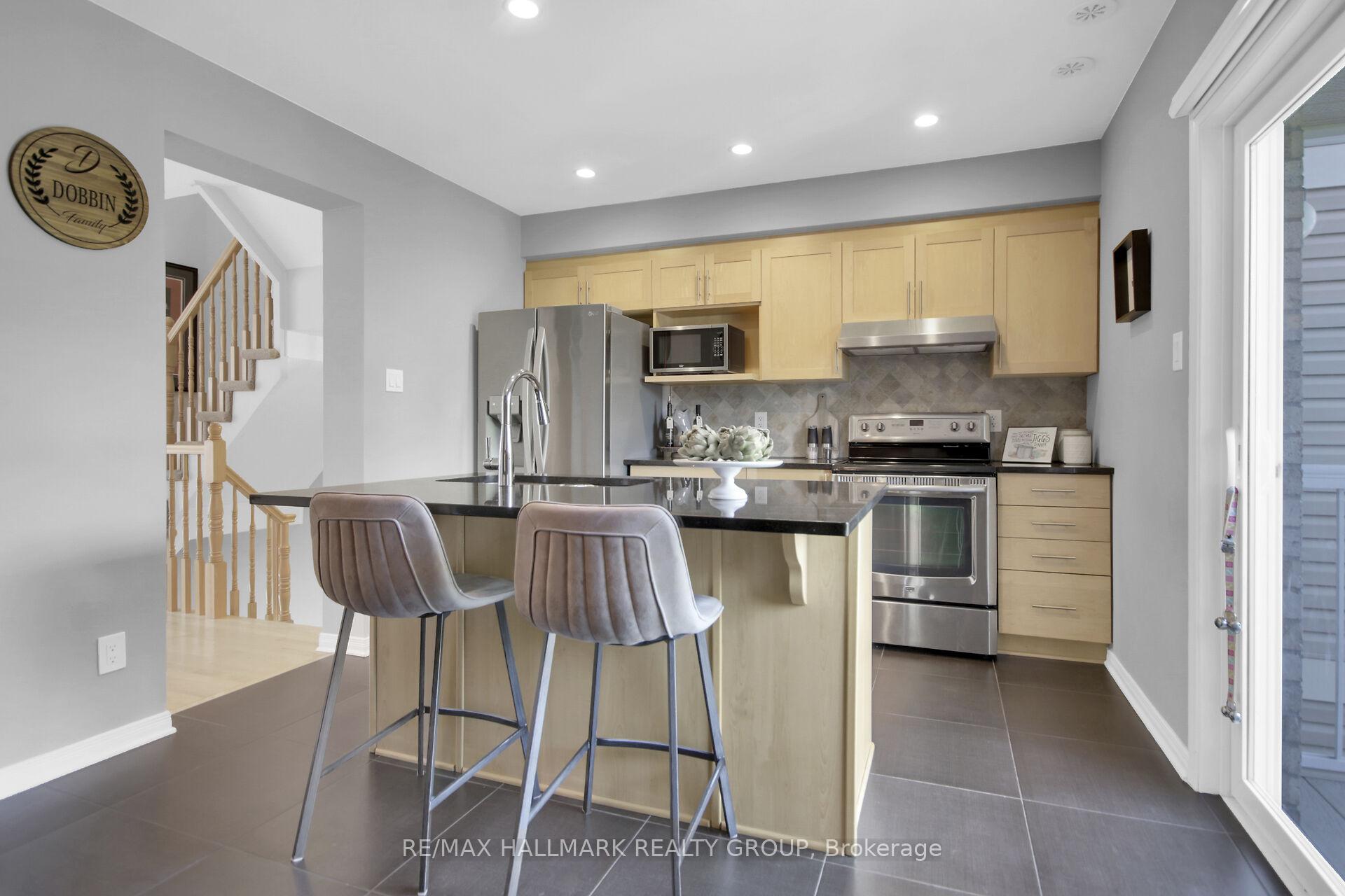 Photo 27 of 303 Mosaic Private, Ottawa, Kanata - Morgan's Grant/South March — HOMEH