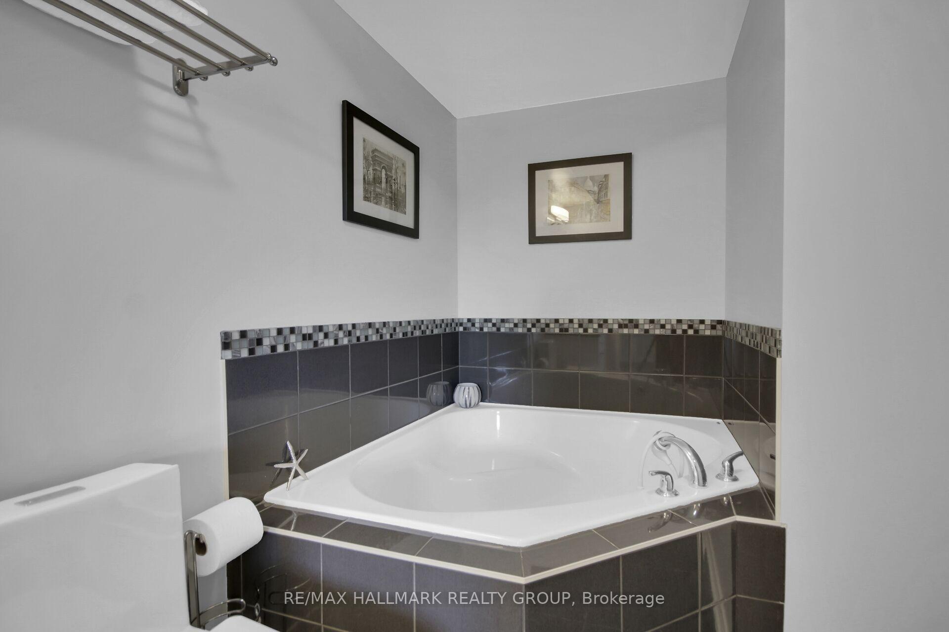 Photo 40 of 303 Mosaic Private, Ottawa, Kanata - Morgan's Grant/South March — HOMEH